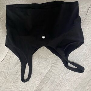 Lululemon Black mid built in shelf bra